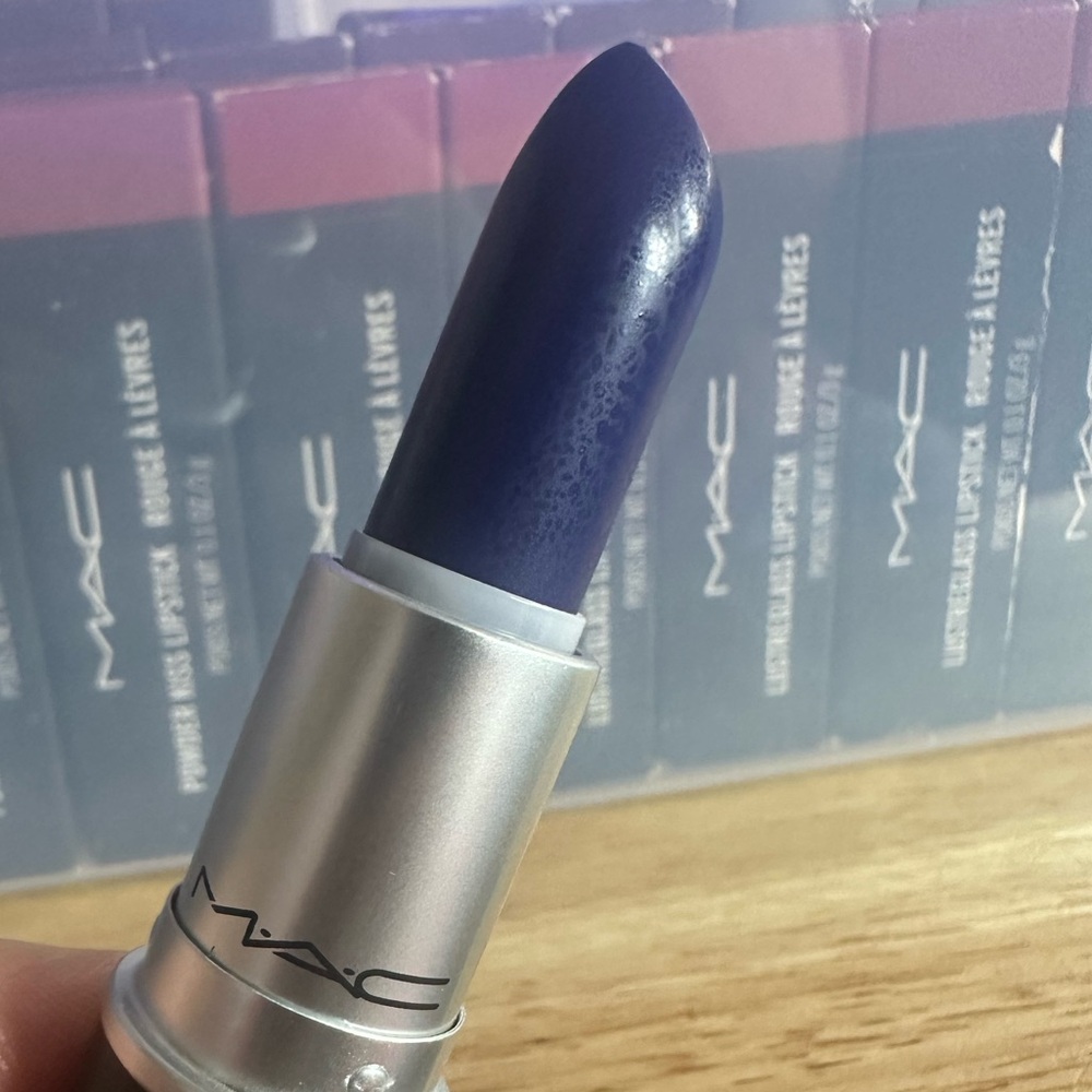 โผ๏ธ LAST ONE ๐ MATTE ROYAL a MAC MATTE LIPSTICK. RETAIL $25. (RARE FIND) - Picture 12 of 15